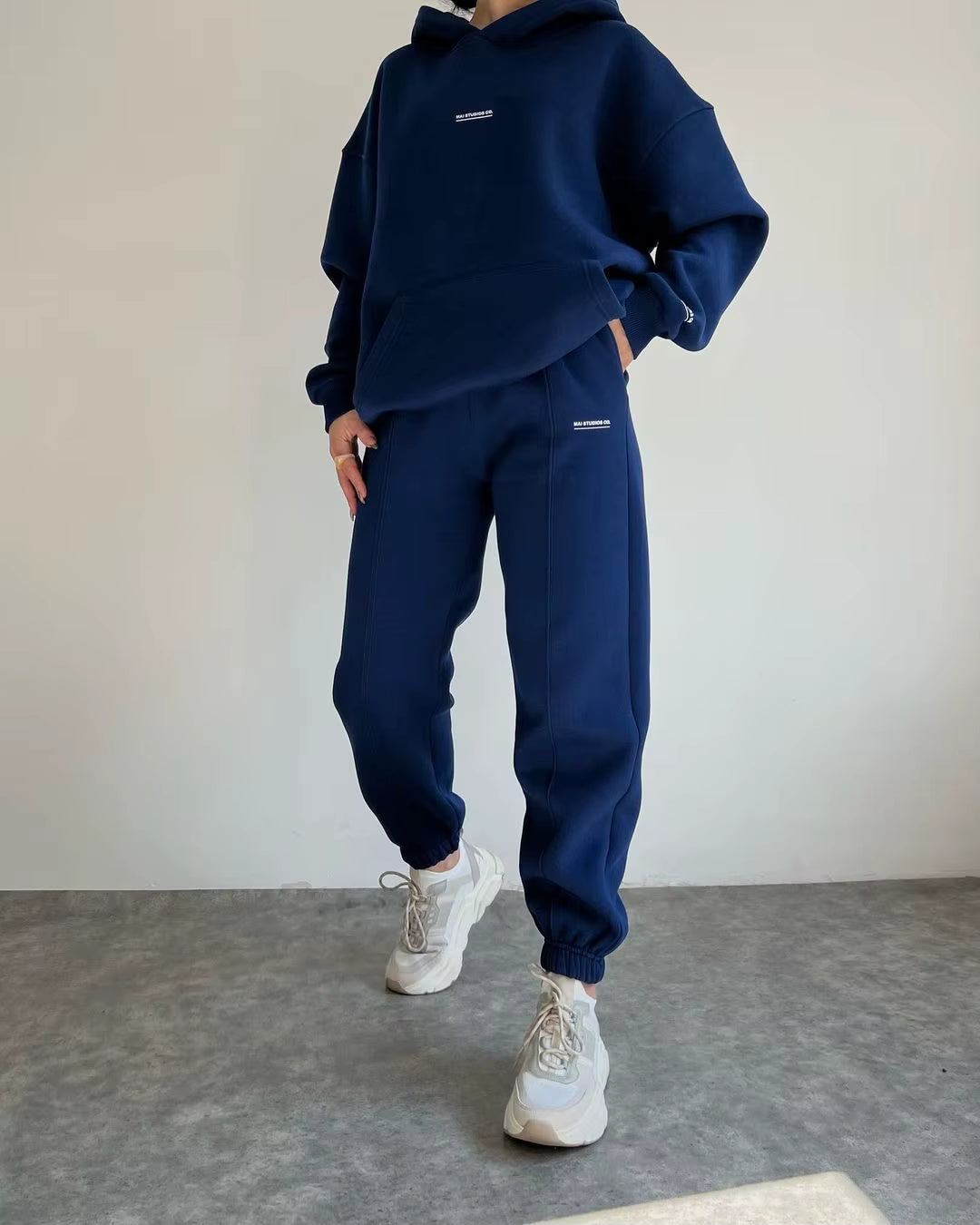 GALERIA | WYGODNY DRES Z KAPTUREM