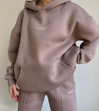 GALERIA | WYGODNY DRES Z KAPTUREM