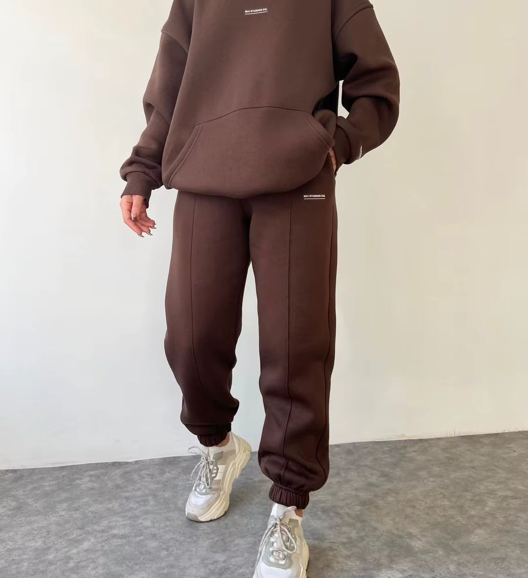 GALERIA | WYGODNY DRES Z KAPTUREM