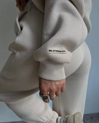 GALERIA | WYGODNY DRES Z KAPTUREM