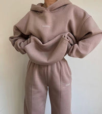GALERIA | WYGODNY DRES Z KAPTUREM