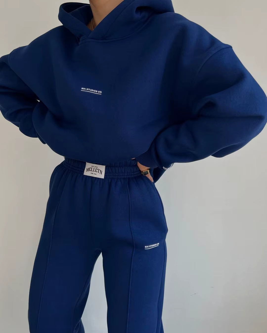 GALERIA | WYGODNY DRES Z KAPTUREM