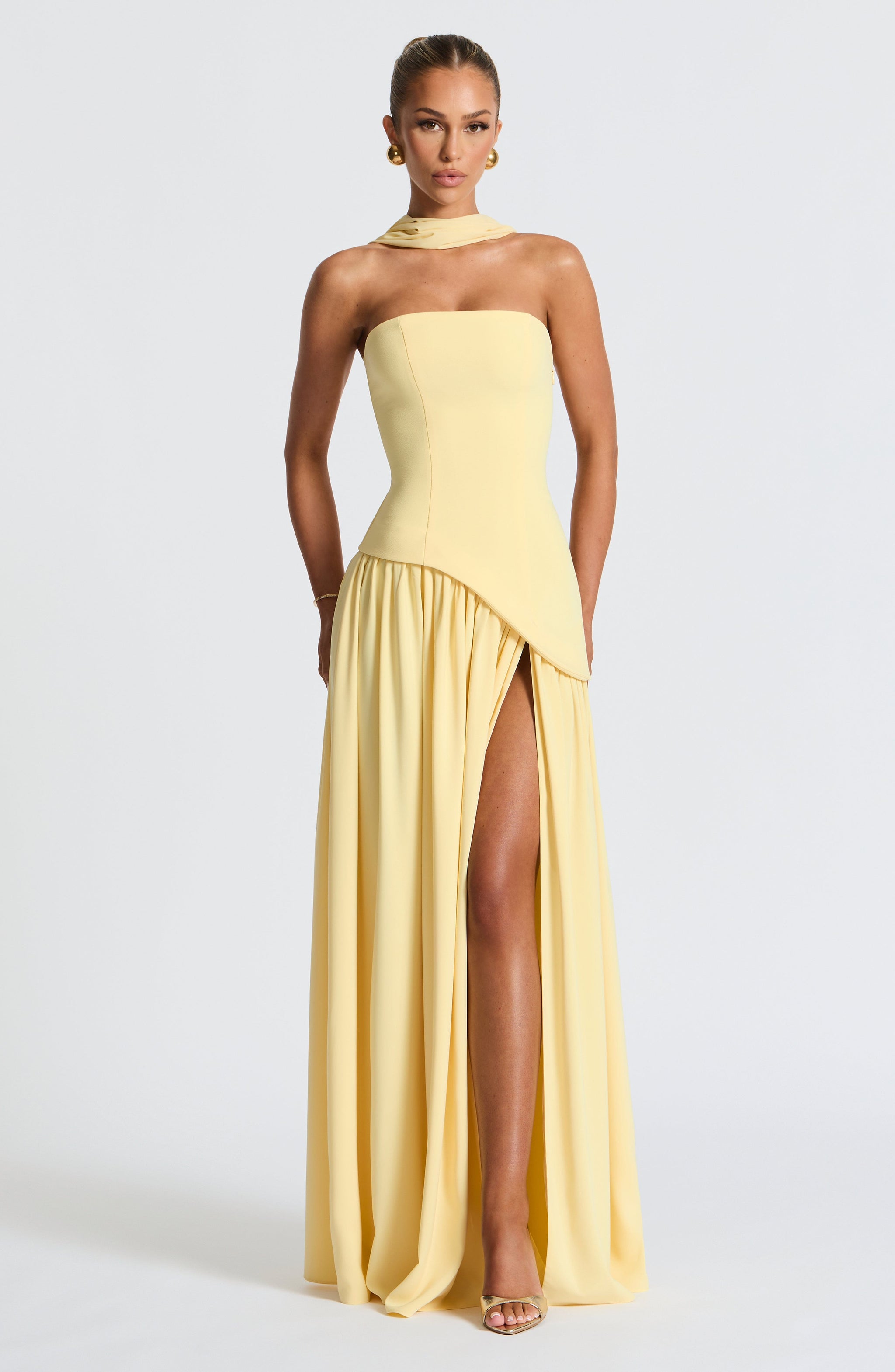 ZOEY | ELEGANCKA SUKIENKA MAXI Z ROZCIĘCIEM